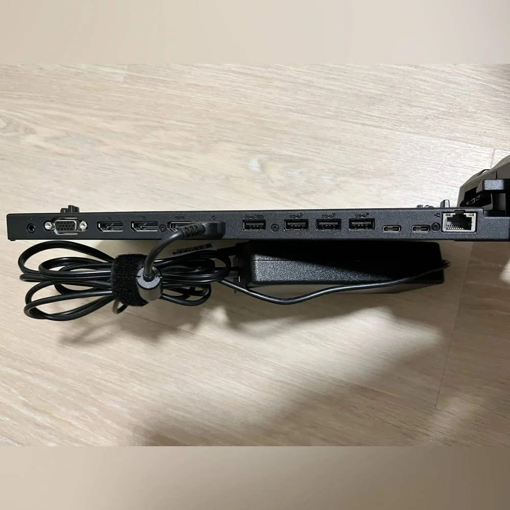Lenovo Thinkpad Ultra Laptop Docking Station with Power Adapter